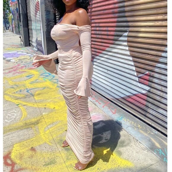 IRREGULAR
EXPOSURE - KIVIE RUGGED SET NUDE - Picture 6 of 8